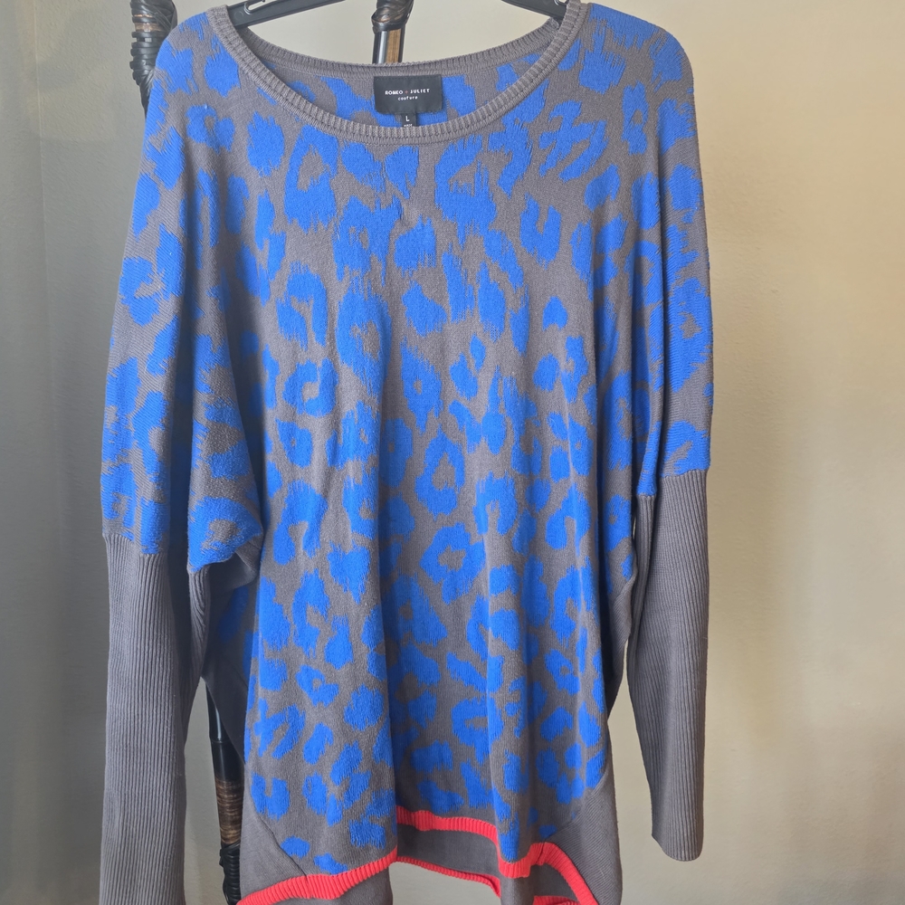 Romeo & Juliet Couture Blue and Gray Animal Print Sweater